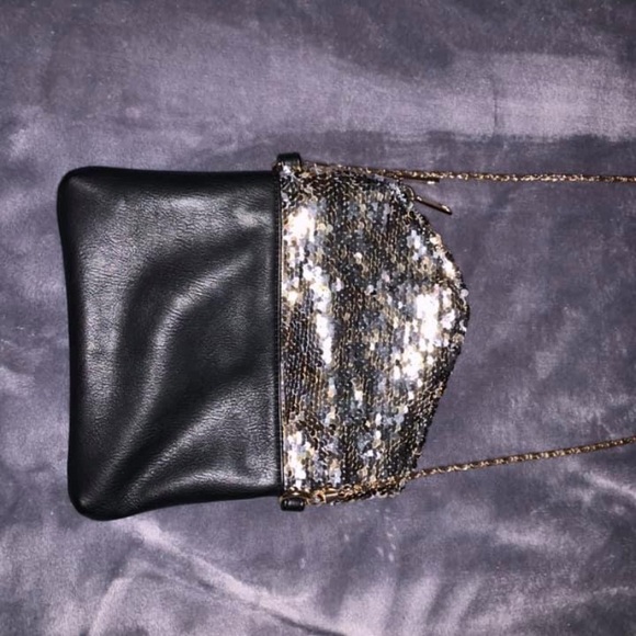 Purse - Picture 1 of 4